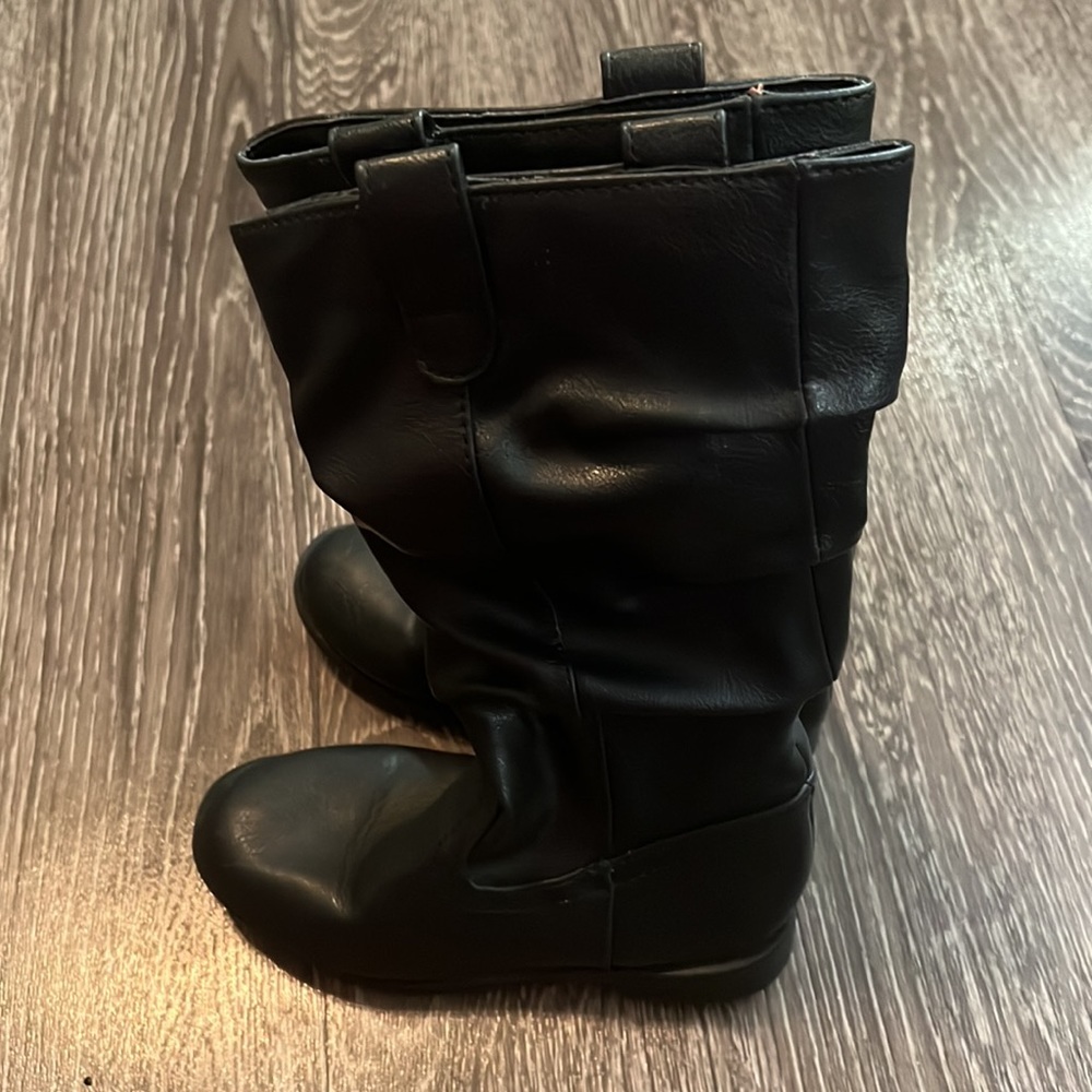 Boot - Picture 3 of 4